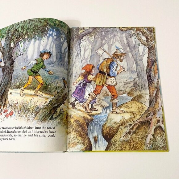 Hansel and Gretel Hardcover Illustrated by John Patience Printed in Hungary - Picture 10 of 15